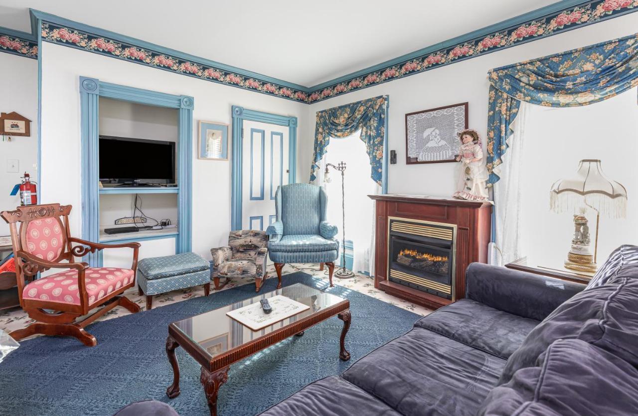 Antoinette'S Apartments & Suites Cape May Exteriör bild