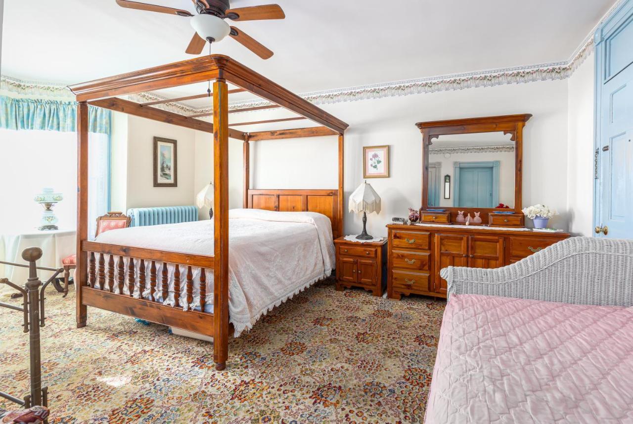 Antoinette'S Apartments & Suites Cape May Exteriör bild