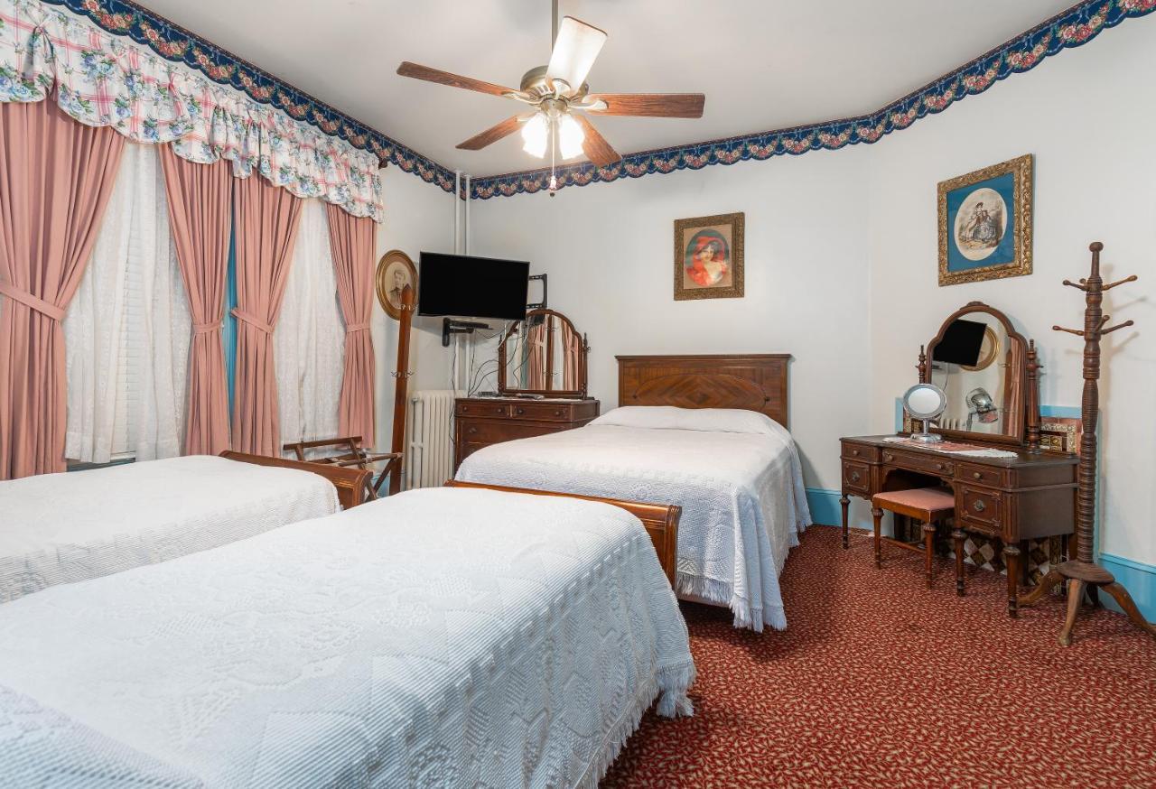 Antoinette'S Apartments & Suites Cape May Exteriör bild