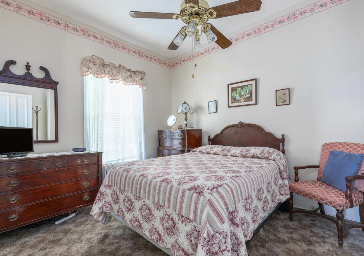 Antoinette'S Apartments & Suites Cape May Exteriör bild