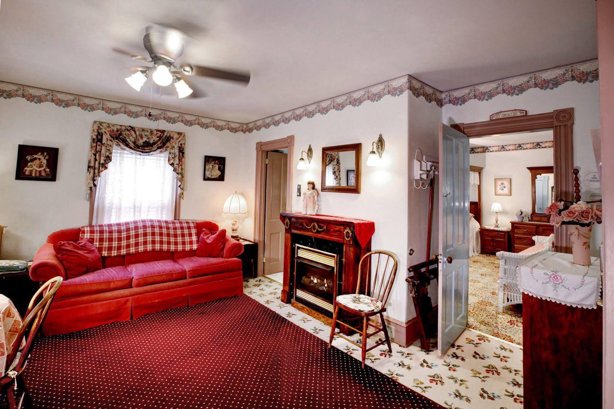 Antoinette'S Apartments & Suites Cape May Exteriör bild